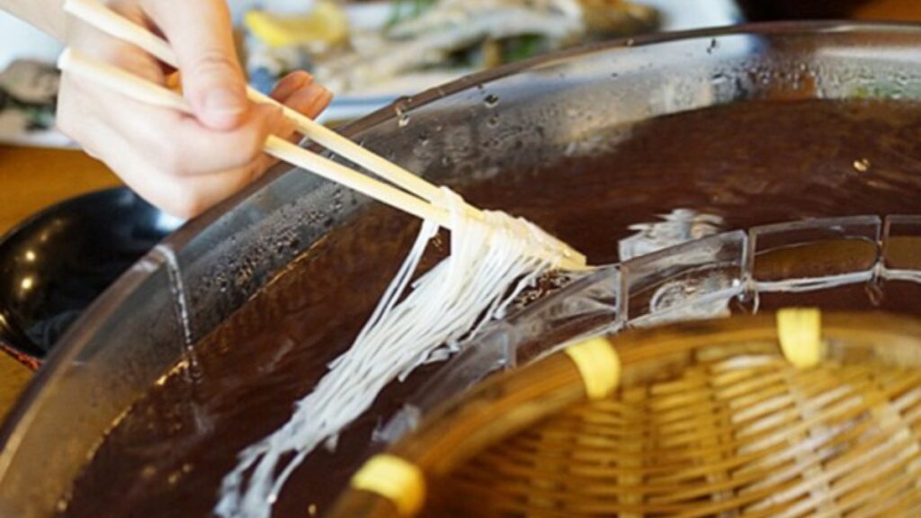 愛媛のそうめん流し3選！ 名水と渓谷で涼を体感